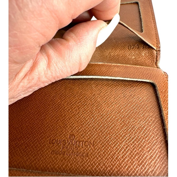 Louis Vuitton Monogram ID Holder - Picture 8 of 16